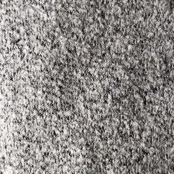 SUPER SOFT MOVEABLE ZIPPER SWEATER! - Picture 4 of 4